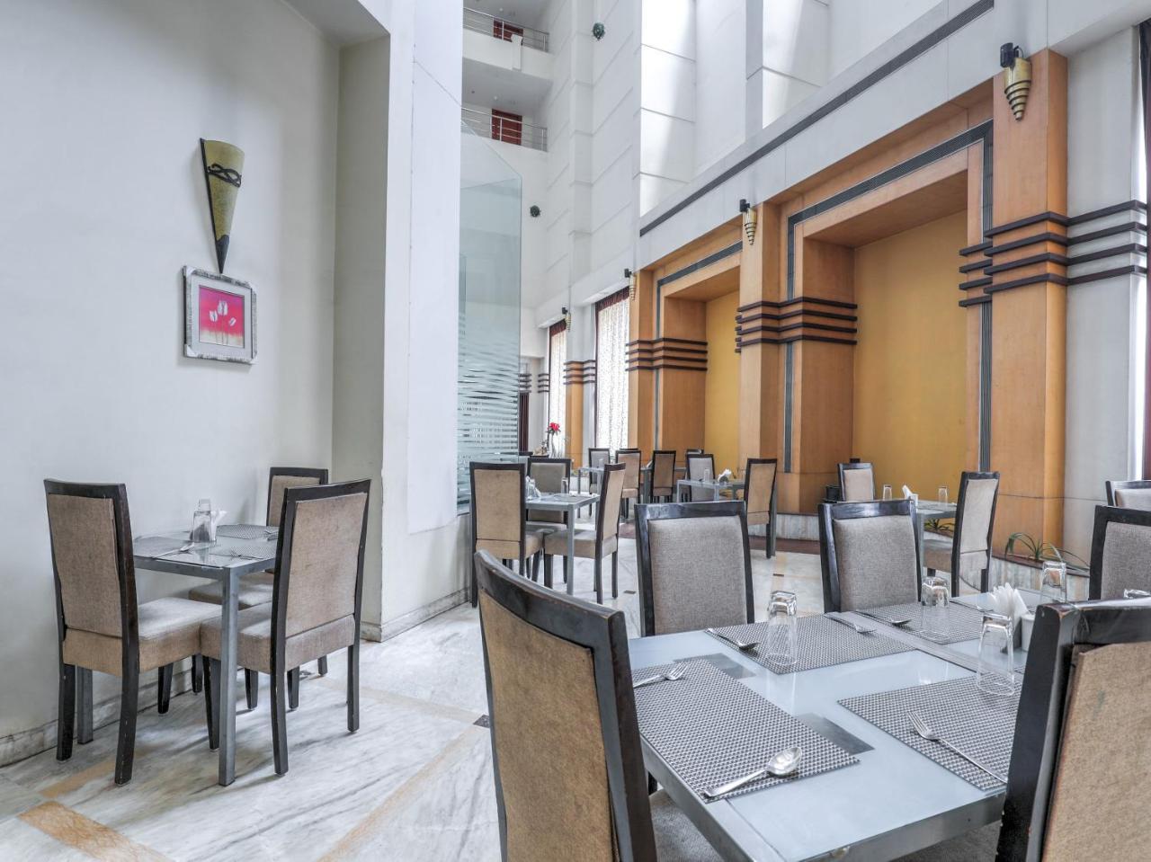 Capital O 1251 Hotel Suprabha Warangal Extérieur photo