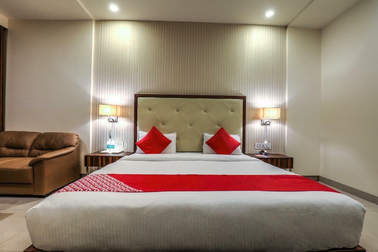 Capital O 1251 Hotel Suprabha Warangal Extérieur photo