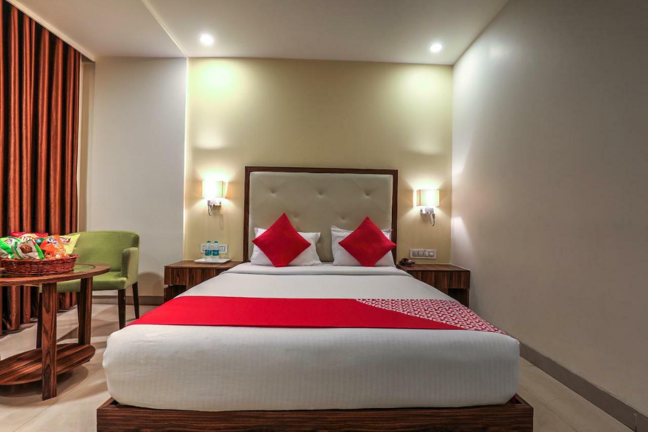 Capital O 1251 Hotel Suprabha Warangal Extérieur photo