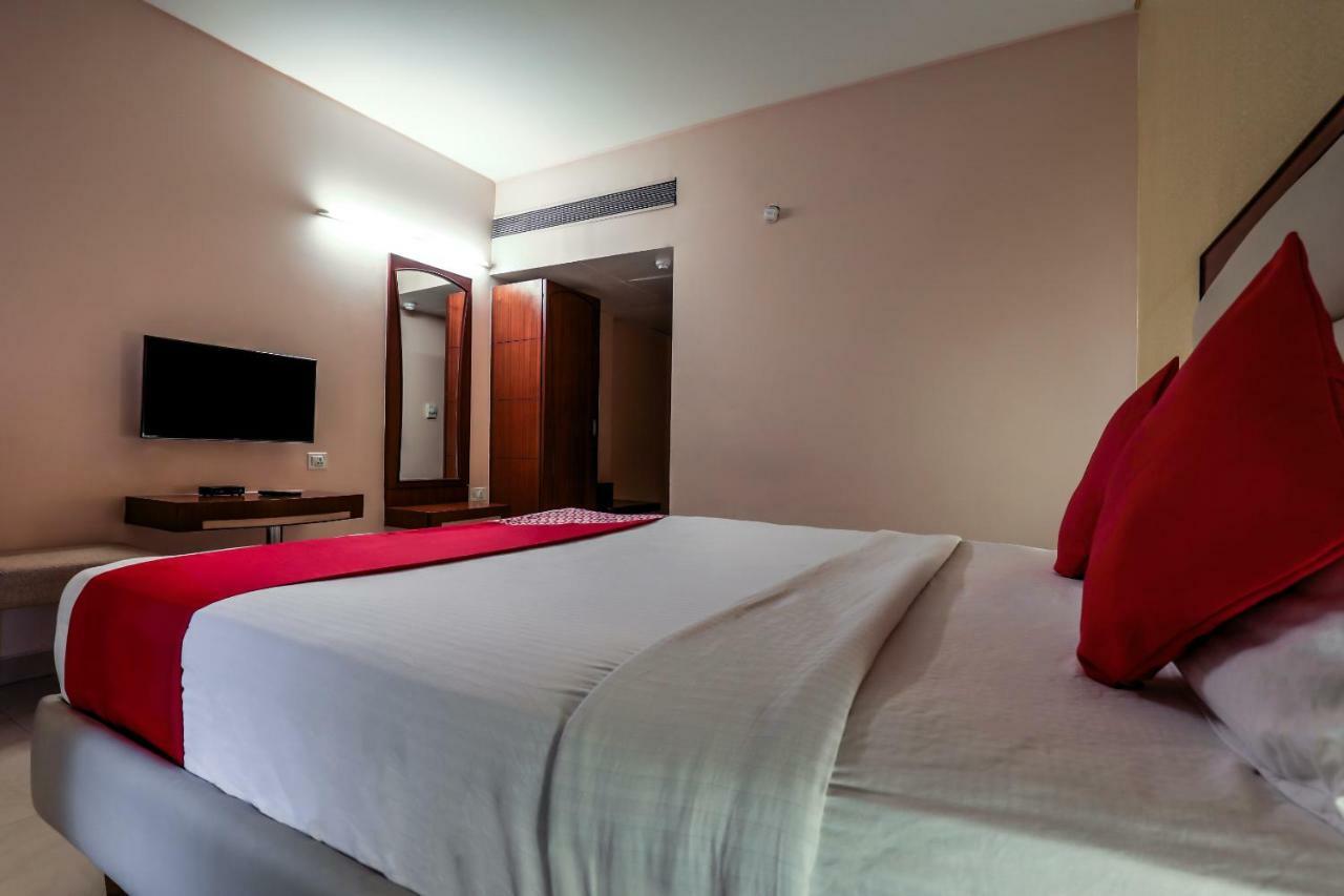Capital O 1251 Hotel Suprabha Warangal Extérieur photo