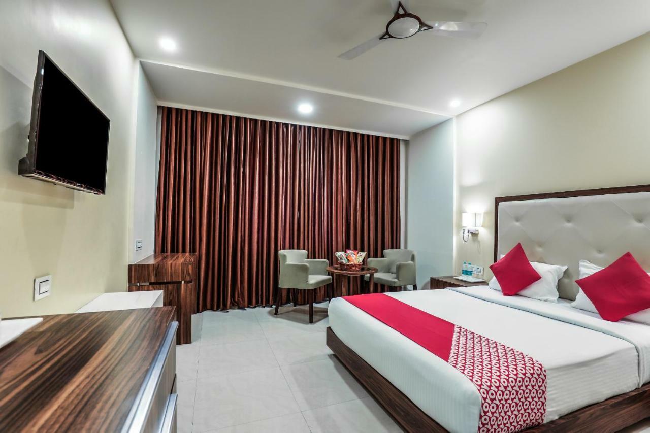 Capital O 1251 Hotel Suprabha Warangal Extérieur photo