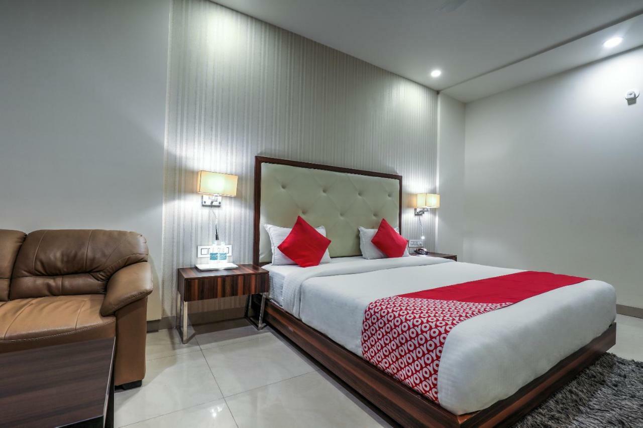 Capital O 1251 Hotel Suprabha Warangal Extérieur photo